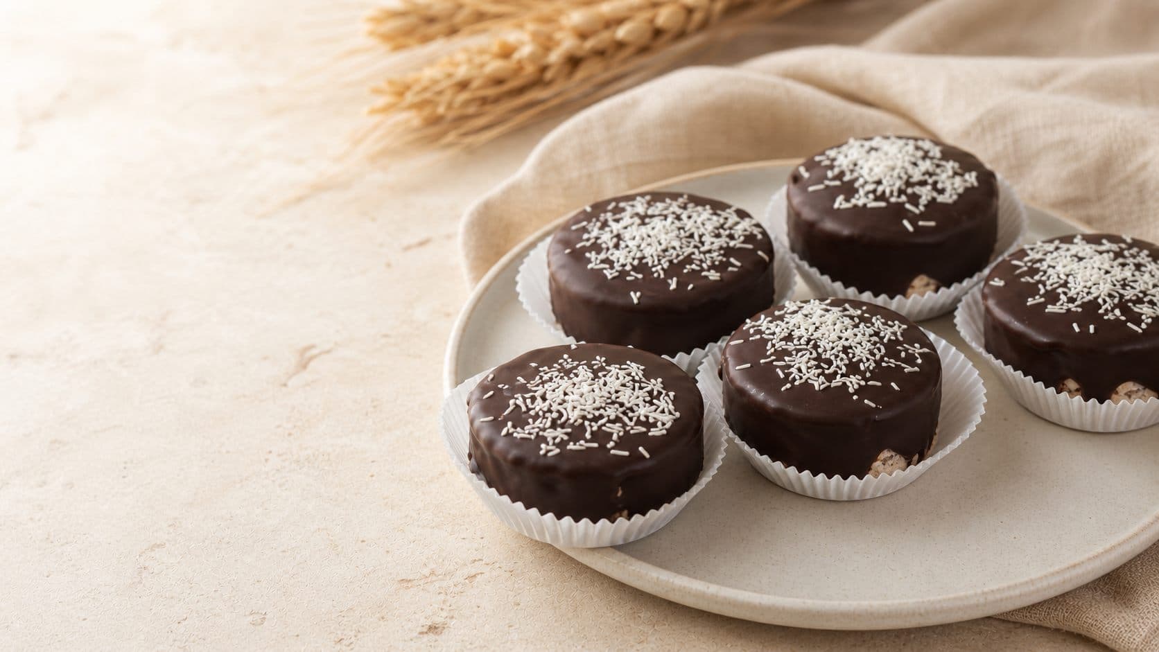 Round Chocolate Mini Cake
